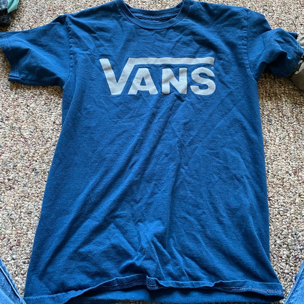 Men’s small Vans tee